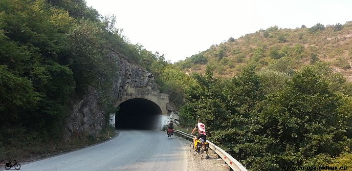 Mazedonien mit dem Fahrrad: Kavadarci - Prilep - Bitola. europa-radtour.eu