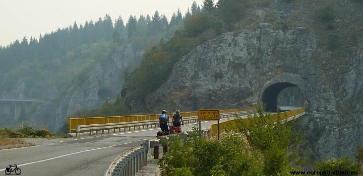Serbien und Montenegro mit dem Fahrrad: Rozaje - Bac - Novi Pazar - Raska. europa-radtour.eu