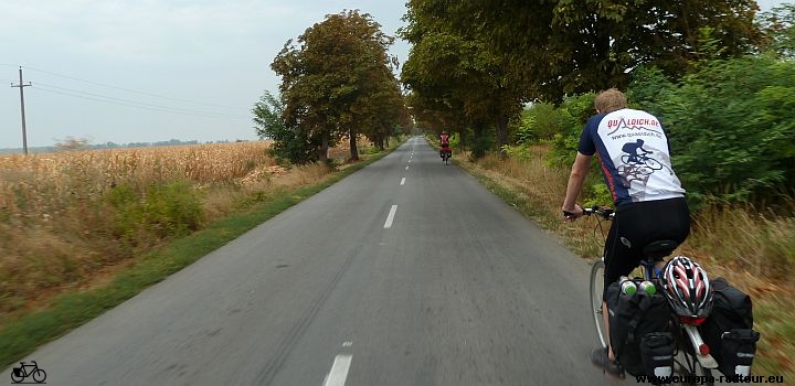 Serbien und Ungarn mit dem Fahrrad: Sombor - Dunafalva - Baja. Donauradweg. europa-radtour.de