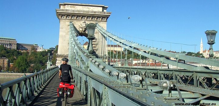 Ungarn mit dem Fahrrad: Paks - Dunavecse - Makad - Budapest. Donauradweg. europa-radtour.eu